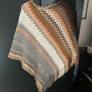 Super soft knit poncho! 🧶
